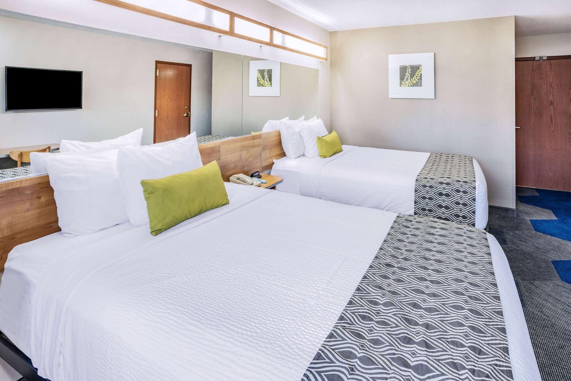 Microtel Inn & Suites By Wyndham Johnstown Exteriér fotografie